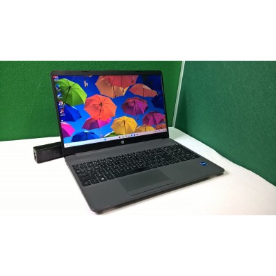 HP 250 G8 i7-1165G7 Laptop 16GB Ram 256GB SSD 15.6in FHD Iris Xe Graphics Win 11 Pro